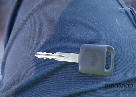 2005 Nissan Titan Le z USA, uszkodzony, nr VIN 1N6BA07B65N538478